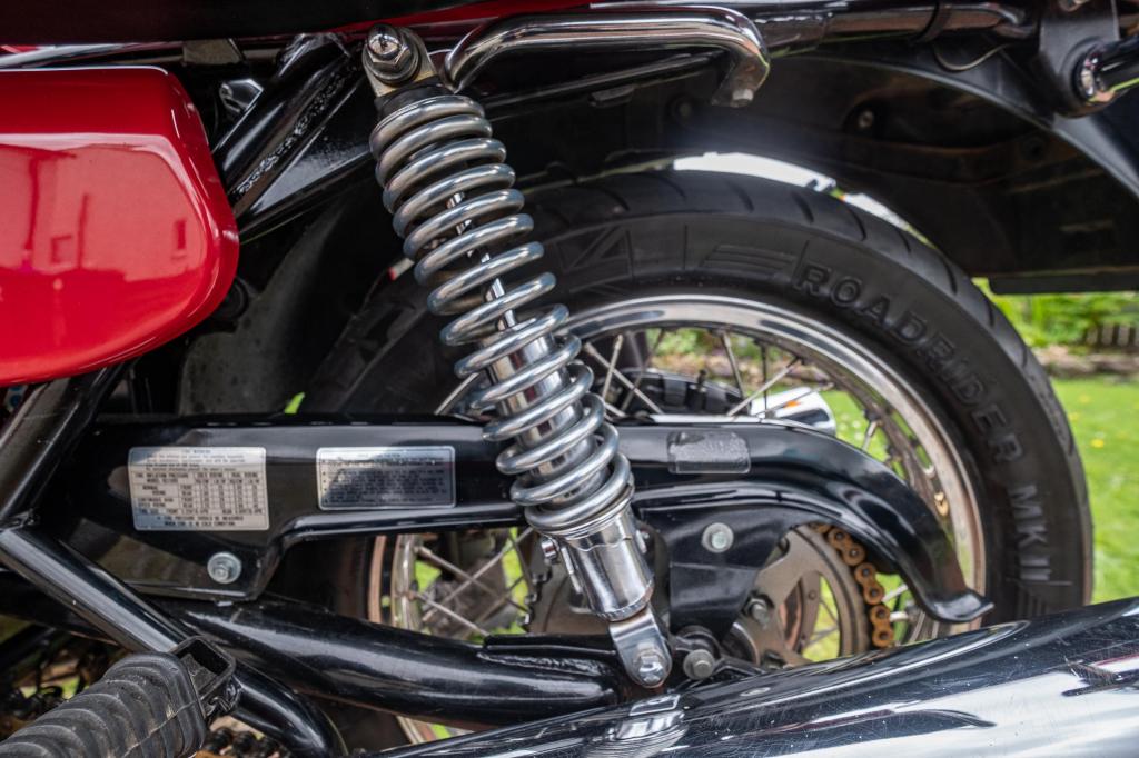 Suzuki GS1000 Suspension Detail